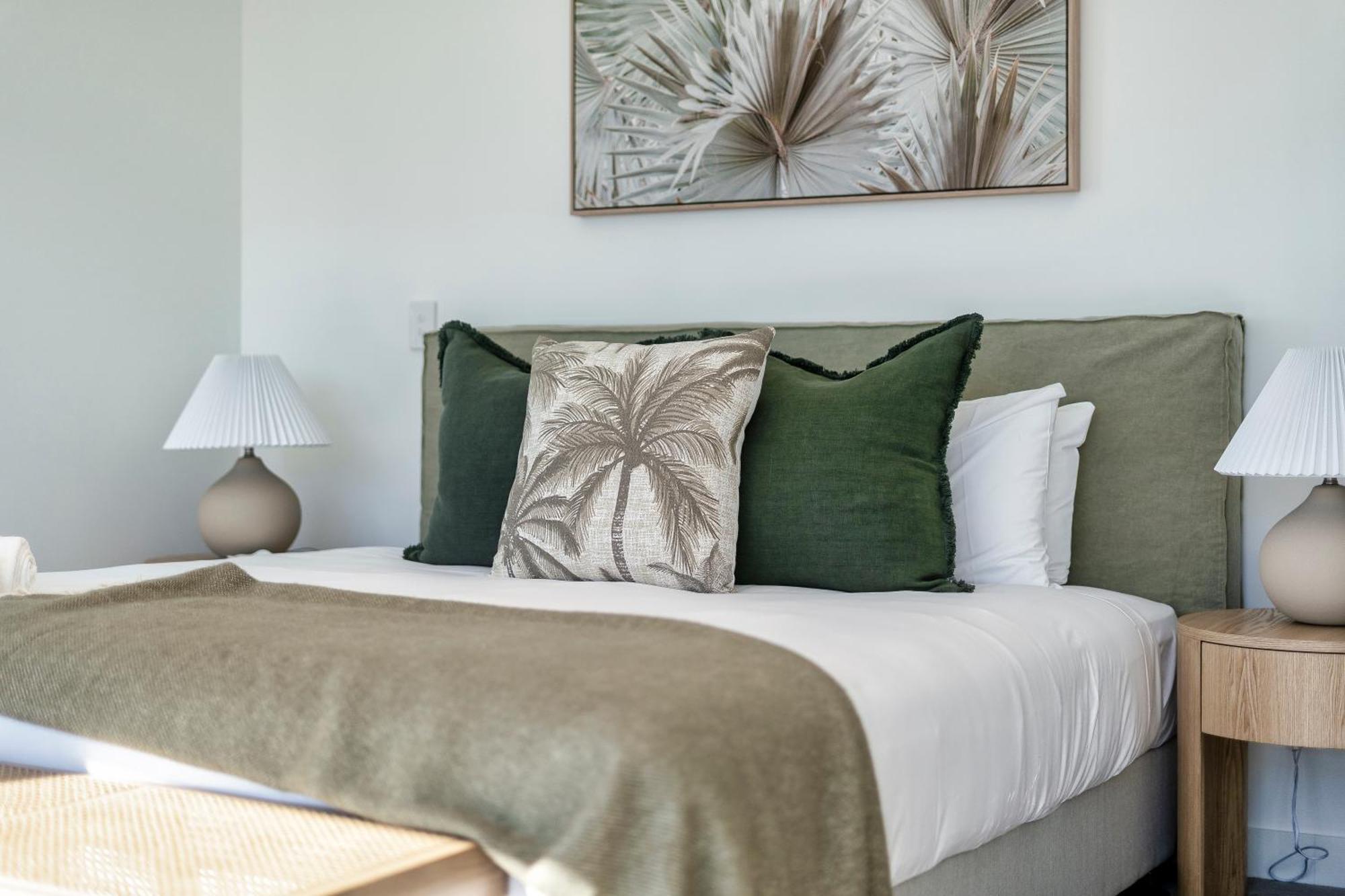 Jewel Beachfront Residences Gold Coast Room photo